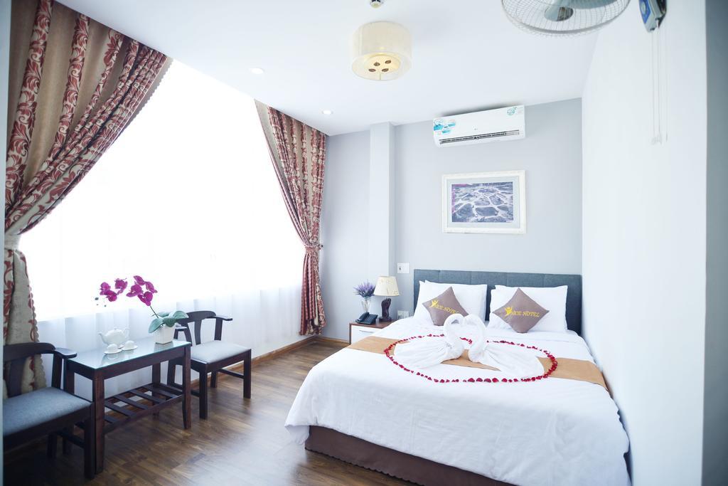 Nice De Paris Hotel Da Nang Buitenkant foto