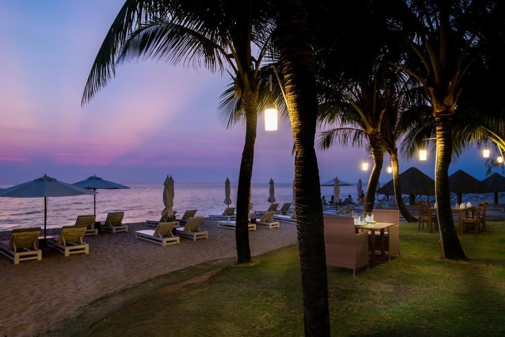 Nice De Paris Hotel Da Nang Buitenkant foto