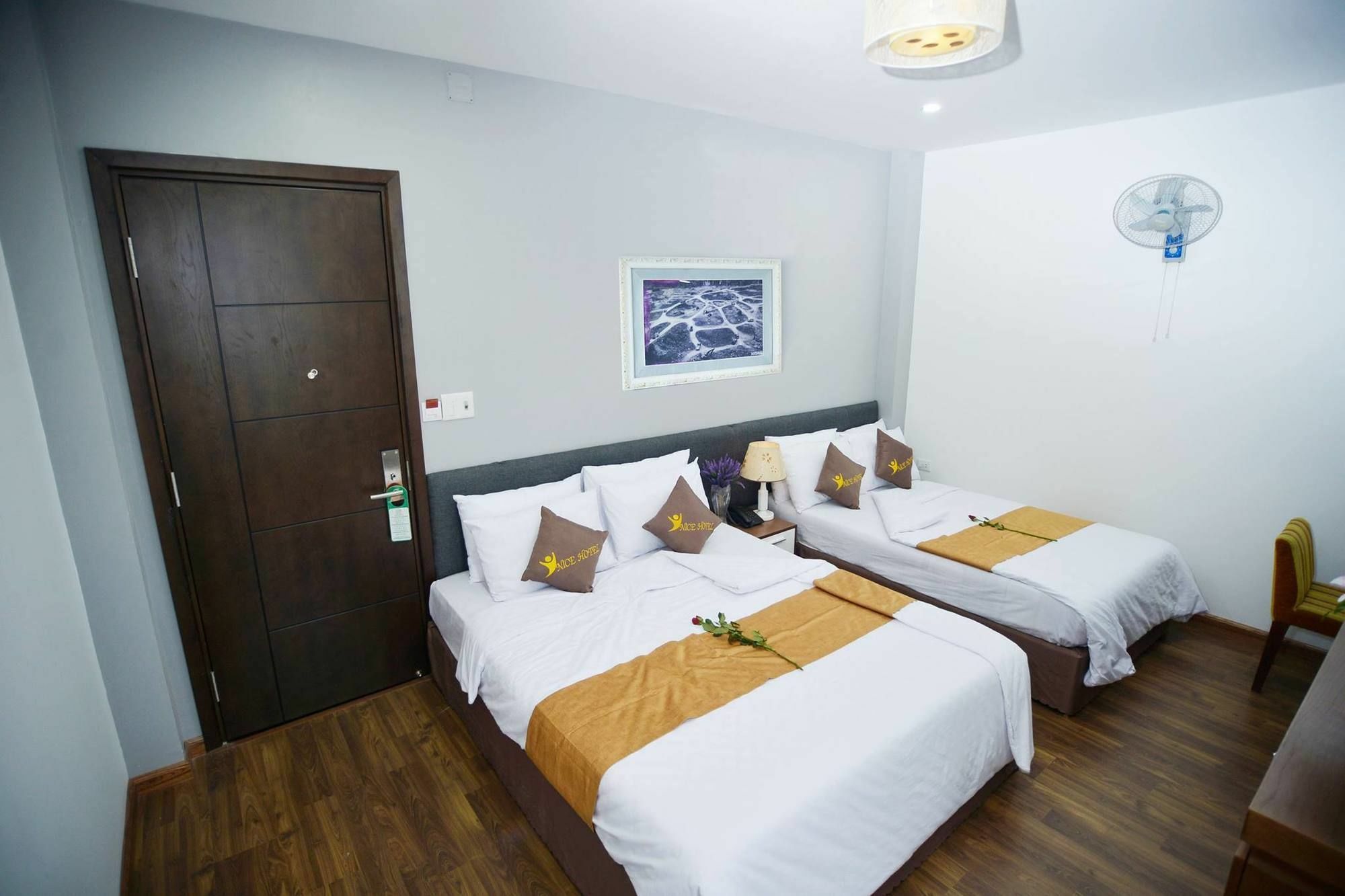 Nice De Paris Hotel Da Nang Buitenkant foto